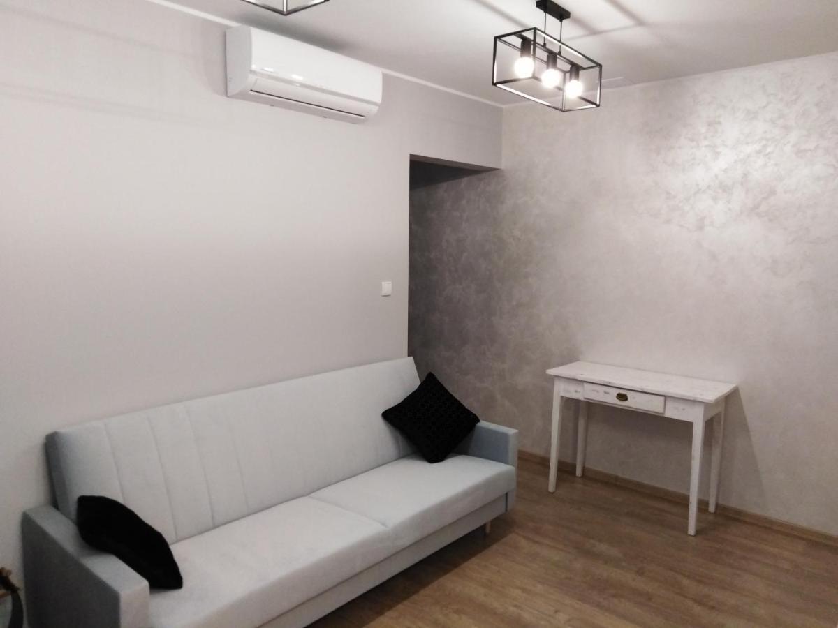 Apartament Joanna Sanok Buitenkant foto